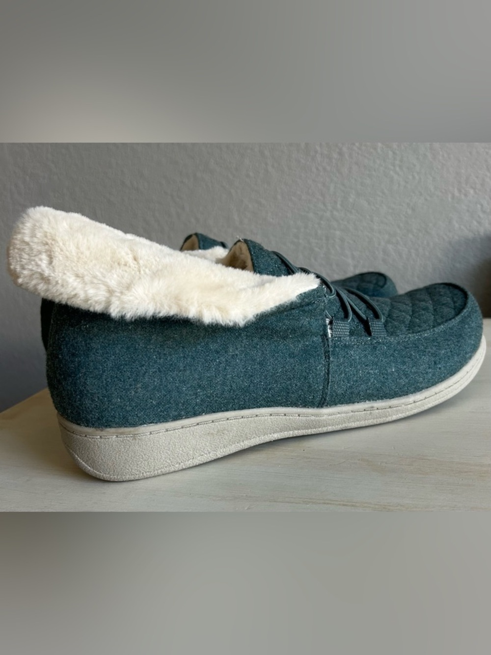 Vionic Believe slippers, faux fur, mineral blue color, women’s size 11. - Picture 3 of 7